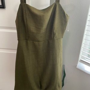 Green sleeveless dress